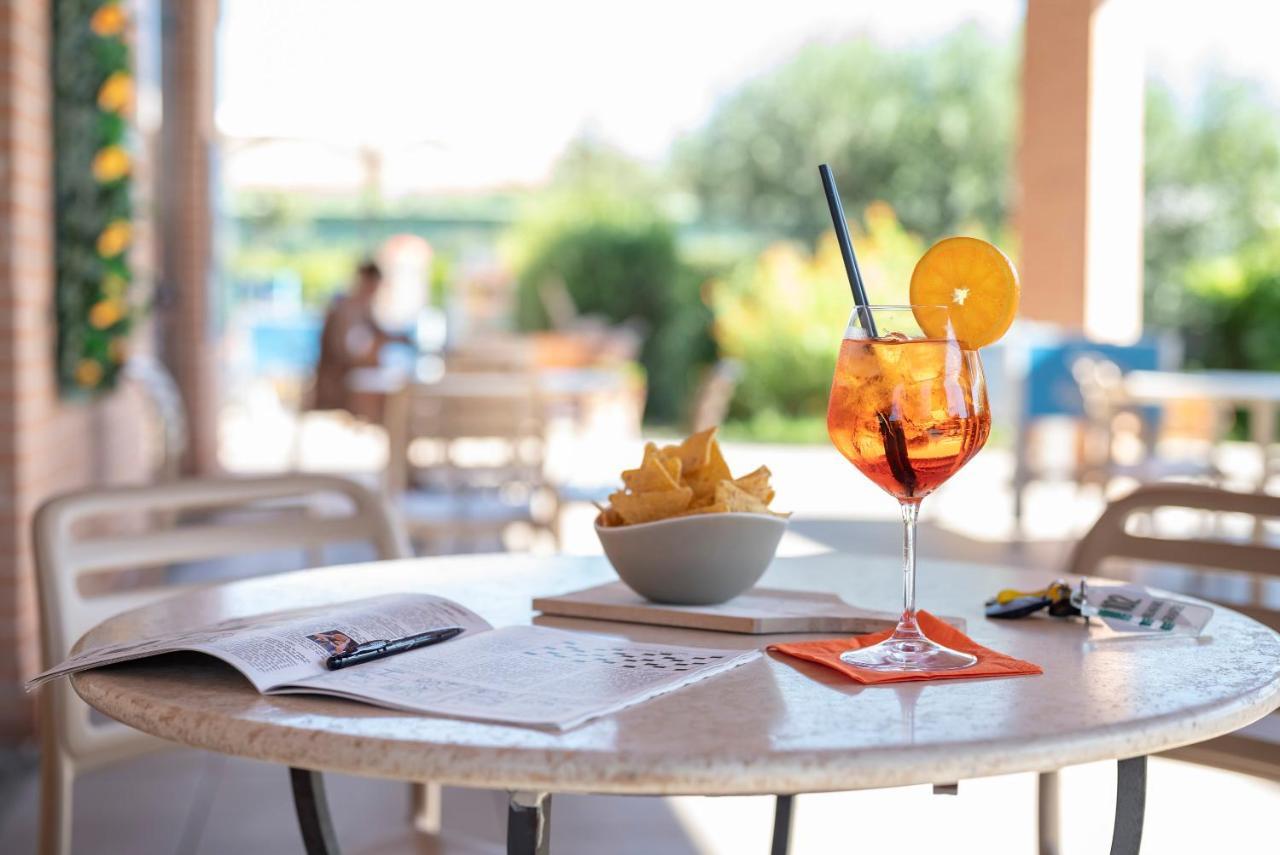 Villaggio Il Girasole ฟอลลอนนีกา ภายนอก รูปภาพ